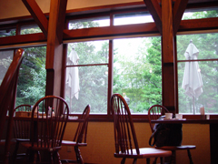kks04window.jpg